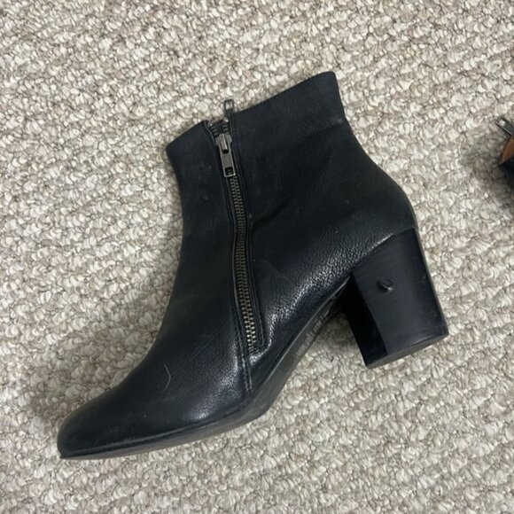 Gentle Souls Black Ankle Booties with Chunky Heel size 8.5 - Picture 4 of 10